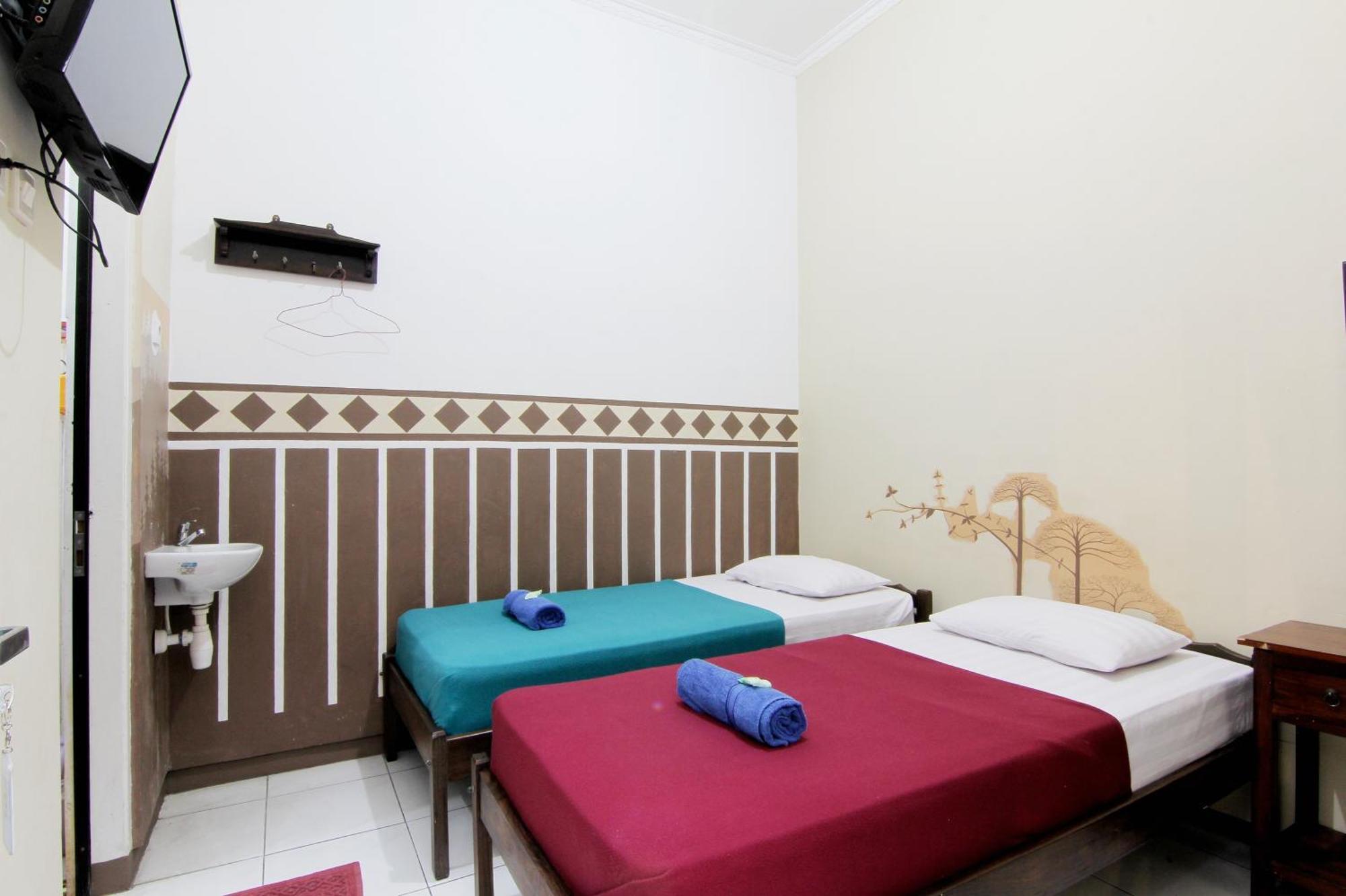 Monica Hotel Джокякарта Екстериор снимка